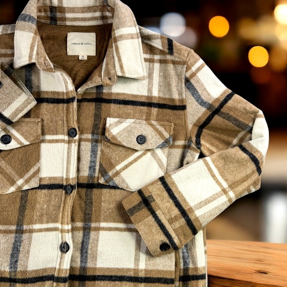 Thread Supply Shacket Women M Plaid Shirt Jacket Tan Cozy Flannel Button Hiking - Picture 1 of 11